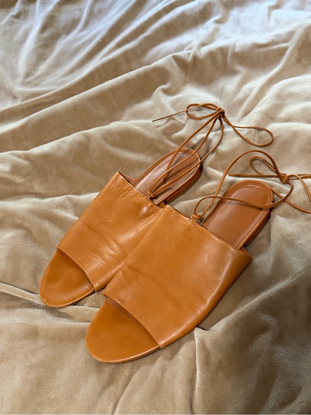 Vince Women’s Leather Damon Flat Lace-Up Slide Sandals Cognac Tan Women’s 39/9